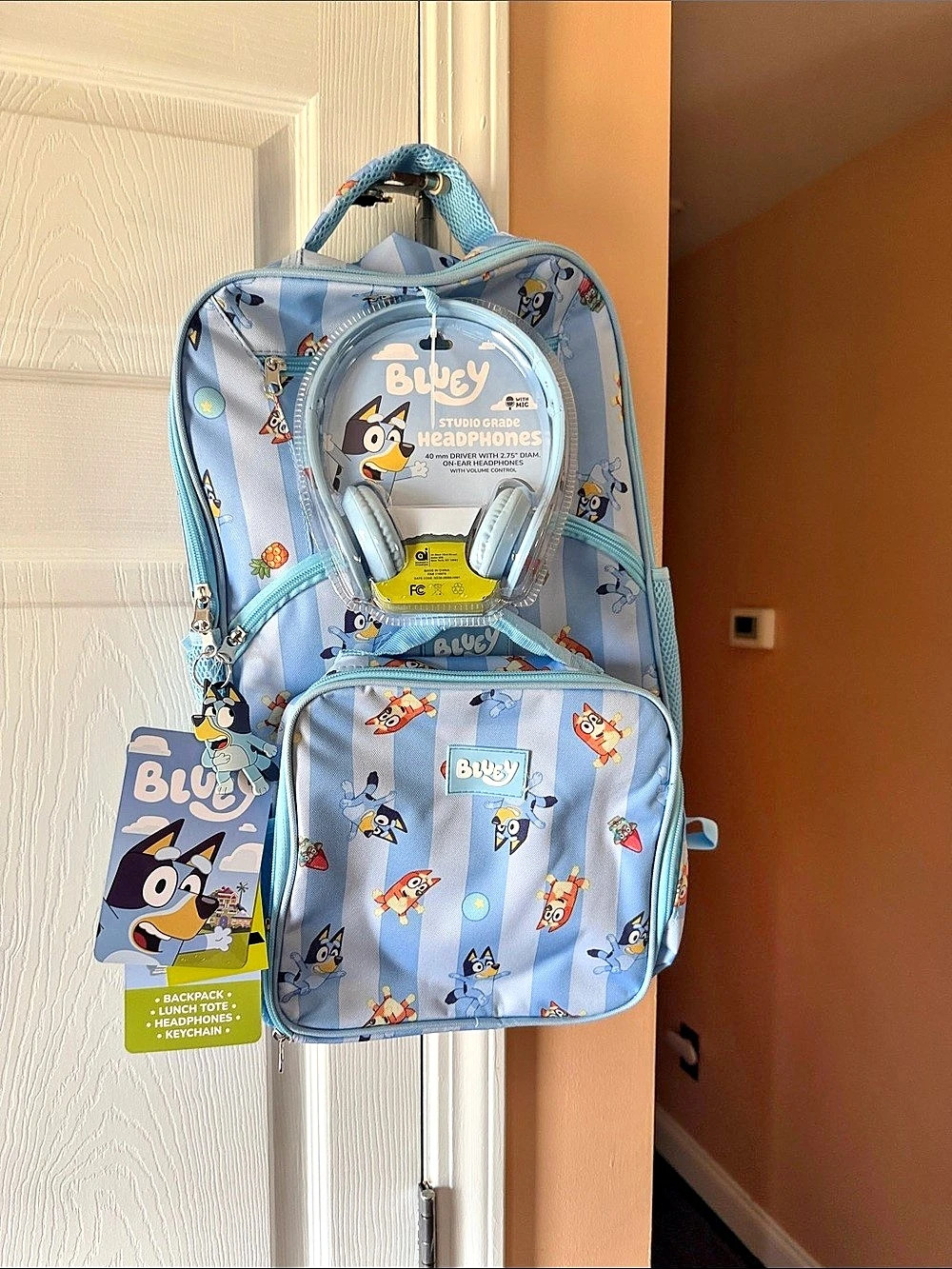 Bluey Bluey Studio Grade Backpack with Headphones Blue & White NWT